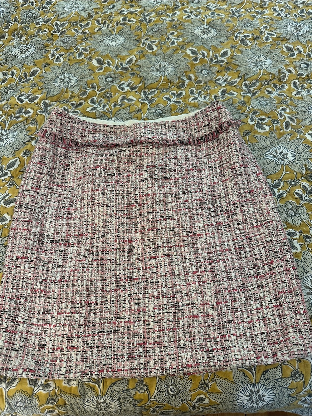 White House Black Market Pink and Cream Tweed Mini Skirt NWT